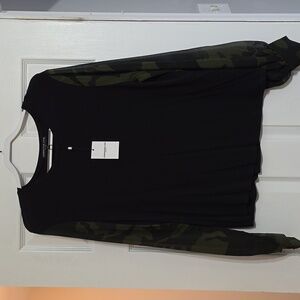 Generation Love Noelle Camo Sleeve Top Black 2X